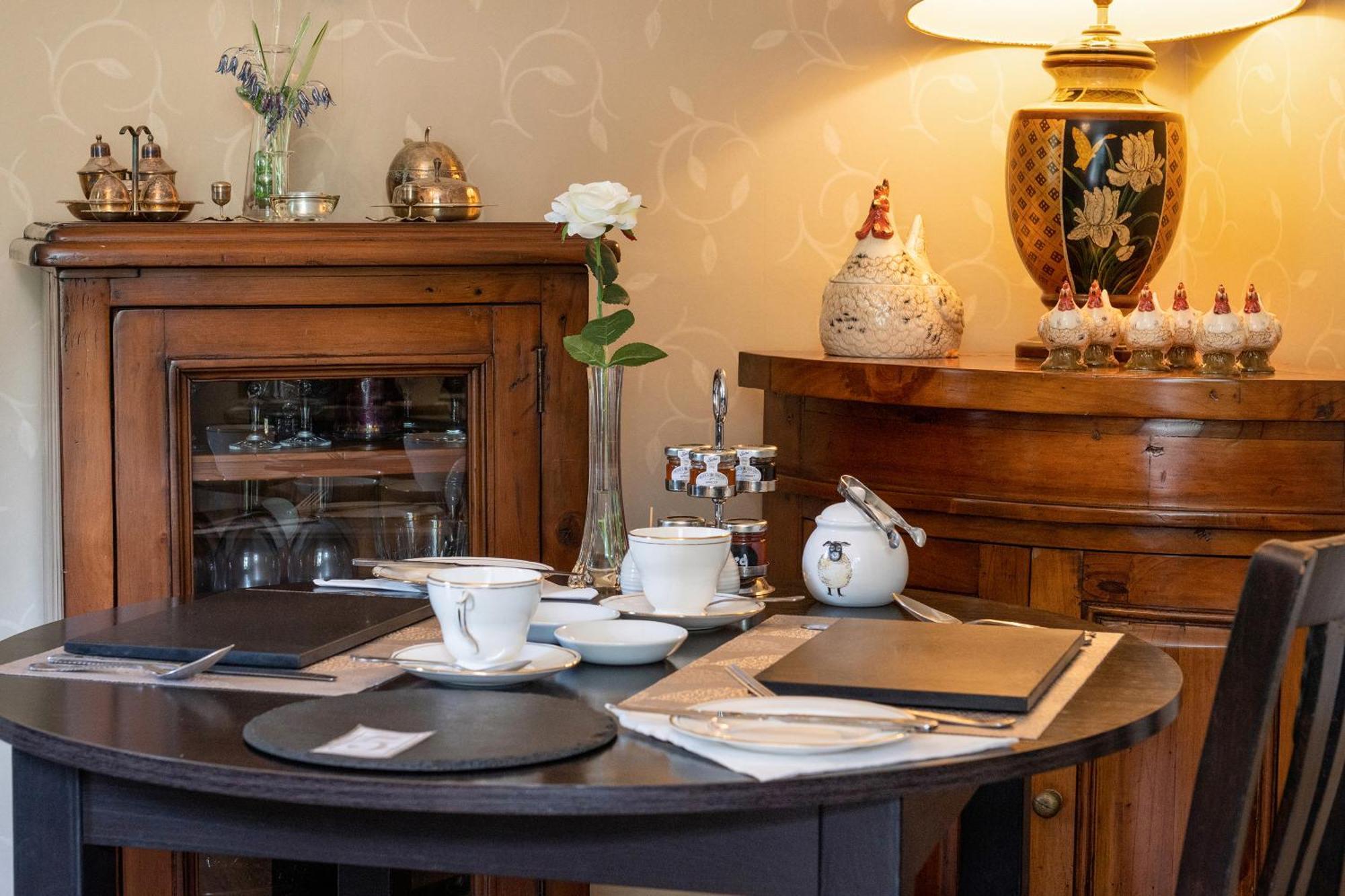 Afon Rhaiadr Country House ดอลเกซเซย์ ภายนอก รูปภาพ
