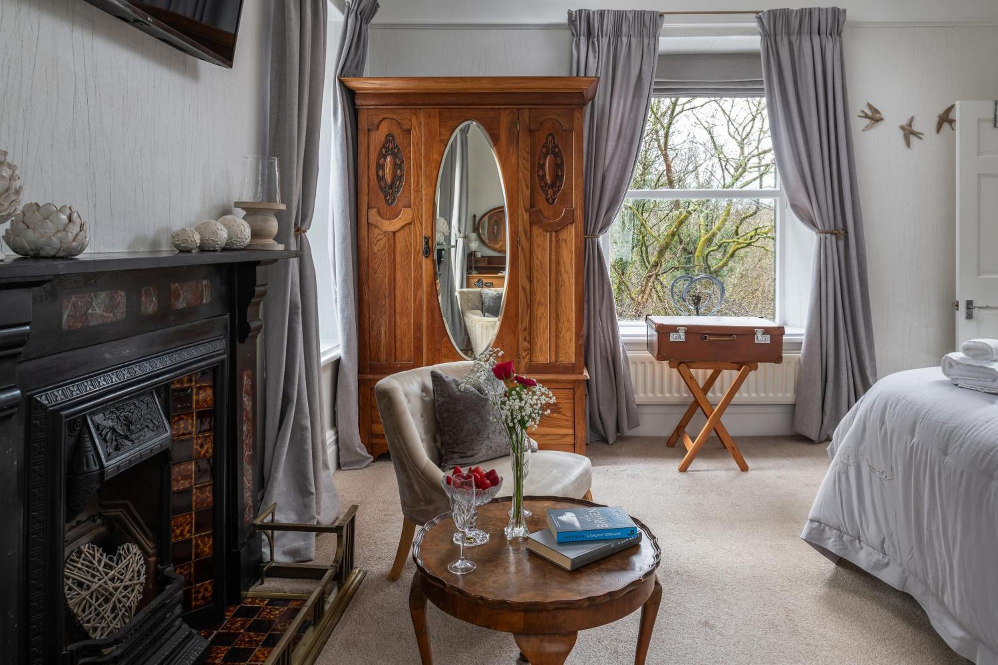 Afon Rhaiadr Country House ดอลเกซเซย์ ภายนอก รูปภาพ